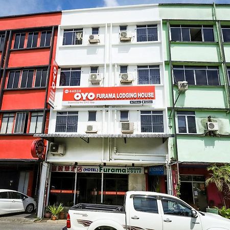 Oyo 44034 Furama Lodging House Kuching Exterior foto