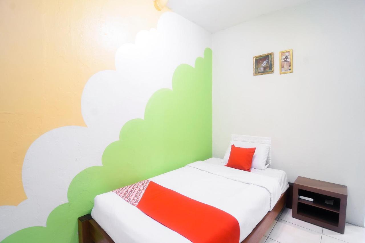Oyo 44034 Furama Lodging House Kuching Exterior foto