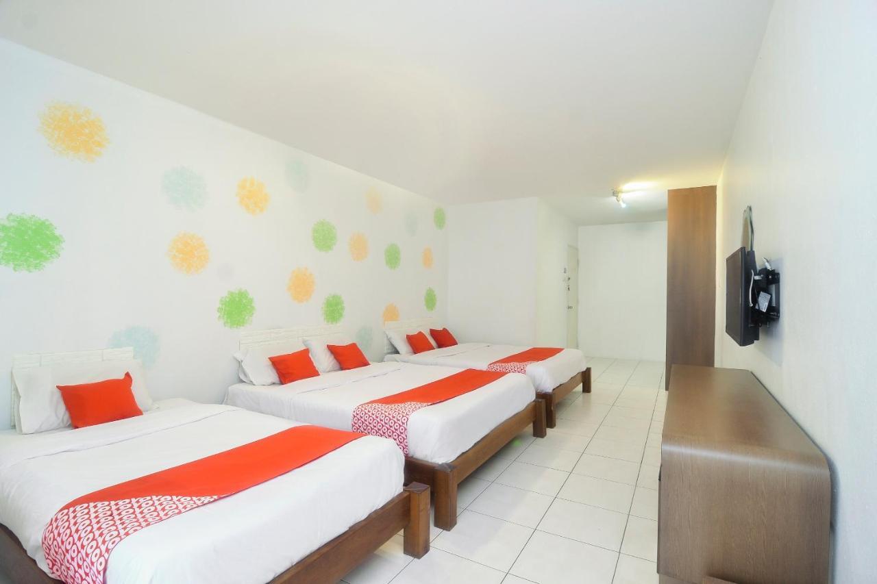 Oyo 44034 Furama Lodging House Kuching Exterior foto