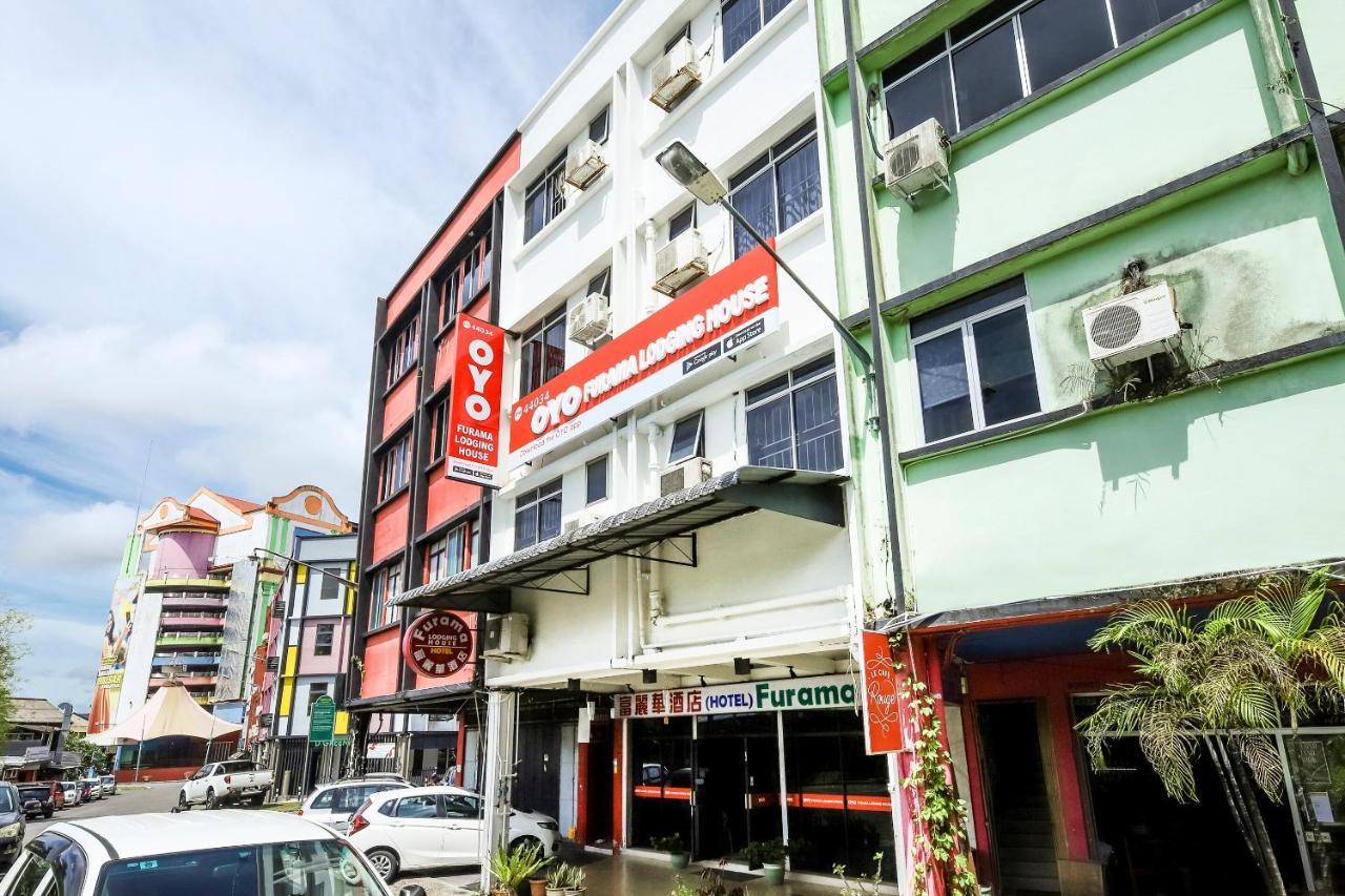 Oyo 44034 Furama Lodging House Kuching Exterior foto