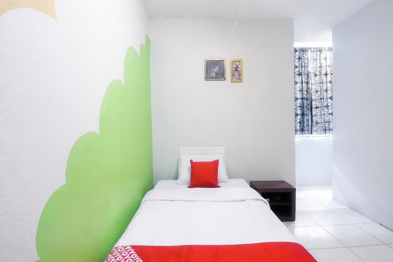 Oyo 44034 Furama Lodging House Kuching Exterior foto
