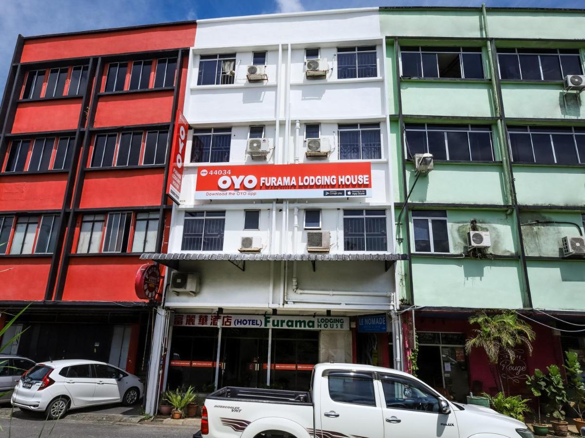 Oyo 44034 Furama Lodging House Kuching Exterior foto